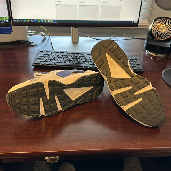 Men’s Nike Huarache - Picture 6 of 6